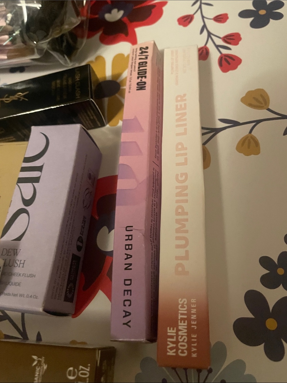 Cosmetic goodie bag with tote bag lot - Picture 7 of 17